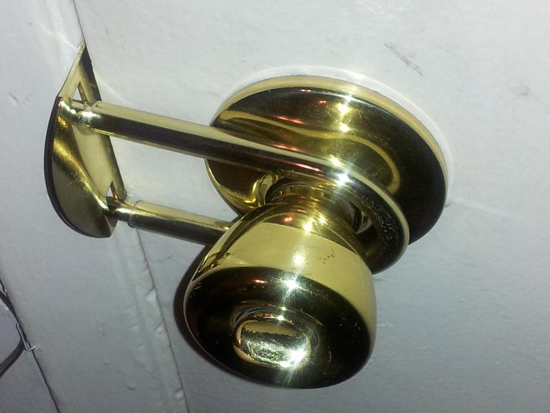 lockable bedroom door knob